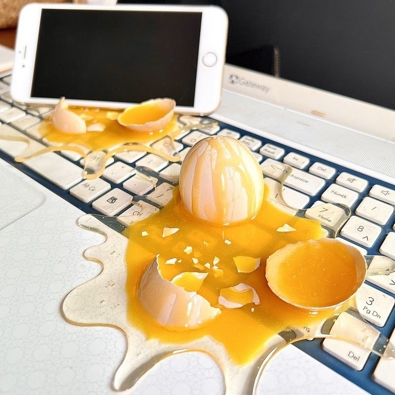 Broken Egg Cell Phone Holder S - Home Office Tech Gadgets ulasan dan harga